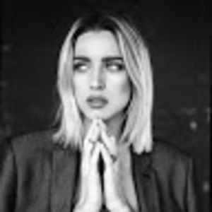 Meet your Posher, Claudia